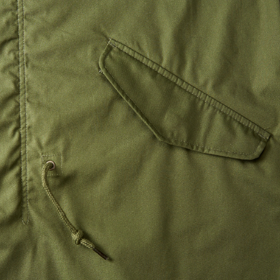 腰ひも・ポケット付き(左右のポケットはフラップ付き、金属製のドットボタン「パーメックス製」)